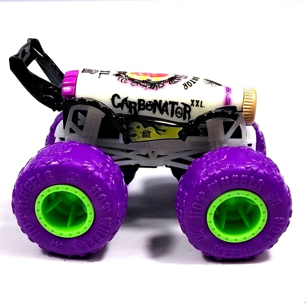 Hot Wheels Monster Trucks Carbonator‎ XXL Purple Skull Tires 1:64 Diecast 2021